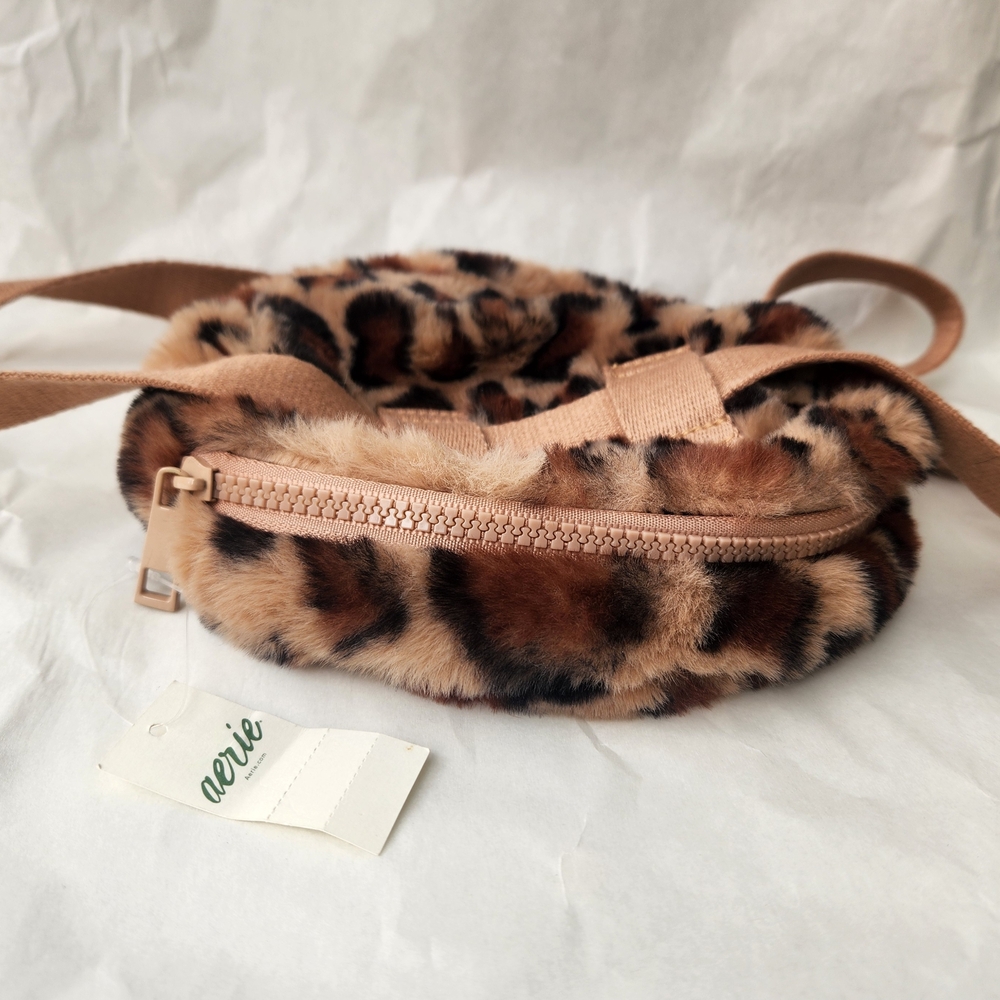 Leopard Print Faux Fur Crossbody Bag - Picture 5 of 11